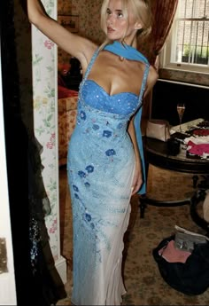 Y2k Red Carpet, Y2k Fashion Dresses, 2000s Prom Dress, 00s Dress, Dress Runway, Y2k Prom, Prom Inspiration, Tulle Sleeves