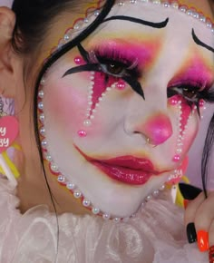 Clown Costume And Makeup, Artistic Clown Makeup, Make Up Looks Unique, Drag Inspo Makeup, Cotton Candy Clown Makeup, Colorful Drag Makeup, Face Painting For Women, Clown Cute Makeup, Neon Goth Makeup