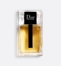 L'eau de toilette dior homme trouble par sa force et charme par sa fraîcheur.  dior homme redéfinit une nouvelle sensualité au masculin, composée autour d'une polyphonie de bois à la fois bruts et suaves. Un cœur de bois tendres, dans lequel la virilité du cèdre de l’atlas étreint la chaleur enveloppante d'un vétiver de haïti caressé d'épices. Un bois ciselé à la main par dior.  dior homme traduit toutes les facettes d’une masculinité moderne. Un homme, oui, mais tout en nuances : la force et la Bottle Engraving, Atlas Cedar, Dior Parfum, Accessories Dior, Christian Dior Perfume, Dior Perfume, After Shave Balm, Dior Beauty, Raw Wood