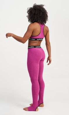 Activewear leggings made of highly stretching fabric perfect for casual wear, fitness and high-end athleisure. * Extra long legs with foot straps * Aakasha elastic band * Soft, breathable and elastic material Chine: 87% Polyamide 13% elastane Stretch Leggings With Elastic Waistband For Training, Sporty Yoga Leggings, Sporty Elastane Leggings For Yoga, Athleisure Elastane Leggings For Training, Athleisure Elastane Training Leggings, Elastic Yoga Pants For Gym, Breathable Athleisure Activewear With Elastic Fit, Breathable Elastic Athleisure Activewear, Athleisure Tight Leggings For Training