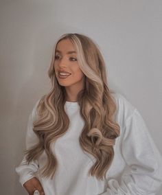 Hair Color Streaks, Dyed Blonde Hair, Brown Blonde Hair, Hair Inspiration Color, Long Blonde Hair, Hair Inspo Color