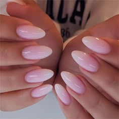 Unghie Sfumate, Pink Nail Art, Stick On Nails, Manicure E Pedicure, Artificial Nails, Nail Accessories, Ombre Nails, False Nails, Almond Nails