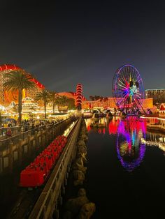 Incredicoaster Disneyland Aesthetic California, Disneyland Night, Disneyland Los Angeles, Angeles Aesthetic, Pixar Pier, Disneyland Holidays, Los Angeles Aesthetic, Aesthetic College, Disneyland California Adventure