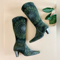 Gorgeous Boots! E Davis X Artemis. Made In Turkey. Deep Green & Black. Velvet Outer With Intricate Floral Embroidery. Pointed Toe. Rear Zip Access. Stacked Heel. Genuine Leather. Size 38 / 7.5 Approximate Measurements... Shaft: 16” Heel: 2.5” Very Gently Preloved. May Be Some Minor Signs Of Wear But No Flaws To Note. Please See Photos For Condition. **First Poshmark Purchase? Use Discount Code Maysbabecave At Sign Up For $10 Off** Witchy Glam Boho Cottage Core Costume Cosplay Jewel Tone Royal Adventure Bohemian Goth Voodoo Witch Wiccan Dress Up Garden Moss Witches Beetlejuice Moody Woods Wicked Wizard Of Oz Charm Woods Forest Mermaid Western Paisley Nashville Austin Wednesday Witch Cottage Core Costume, Wiccan Dress, Wednesday Witch, Forest Mermaid, Voodoo Witch, Western Paisley, Bohemian Goth, Artemis Design, Boho Cottage Core