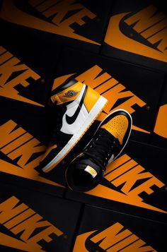 Replica Sneakers, Nike Skateboarding, Sneaker Posters, Jordan Outfit, Nike Shoes (men), Shoe Designs, Replica Shoes, Shoes Photography, Nike Wallpaper