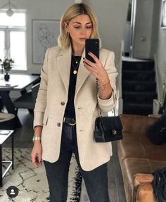 Cream Blazer Outfits For Women, Linen Blazer Outfit Women, Cream Blazer Outfit, Linen Blazer Outfit, Beige Blazer Outfit, Blazer Outfits Women, Pijamas Women, Outfit Blazer