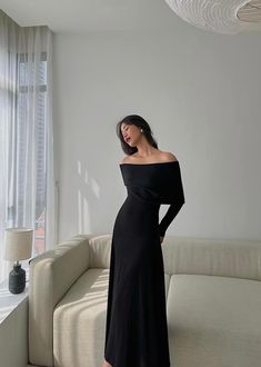 Black Dress Classy Elegant Long Modest, Black Dresses Classy Formal, Modest Runway Fashion, Prom Dresses Amazon, Classy Black Dress Formal, Fancy Dinner Outfit Night Classy, Elegant Black Dress Aesthetic, Black Dress Classy Formal, Wedding Guest Outfit Winter Classy