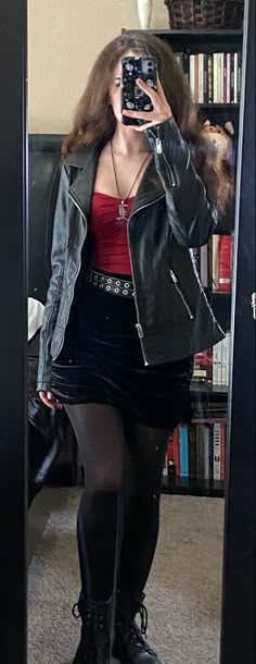 Alternative Black Outfit, Leather Grunge Outfit, Gothic Clothing Ideas, Rockstar Boyfriend Aesthetic Outfit, Red Rockstar Outfit, Band Clothes Aesthetic, Estp Aesthetic Outfit, Arabella Core Outfits