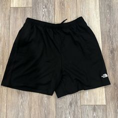 The North Face Evolution Mens Sweat Shorts (Black) -Brand New -Comes With Tag -Relaxed Fit Mens Sweat Shorts, North Face Shorts, Fleece Shorts, Active Shorts, Black North Face, Black Fleece, Sweat Shorts, Mens Green, Shorts Athletic