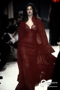 Gaun Koktail, 90s Runway Fashion, Runway Fashion Couture, Dark Feminine Aesthetic, Prom Dress Inspiration, Dark Feminine, Long Black Dress, Glam Dresses, Long Black