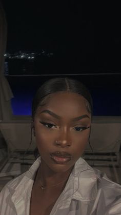 Siren Eye Makeup Black Women, Orange Blush Dark Skin, Makeup Inspo Glam, Natural Makeup Ideas, Skin And Makeup, Mekap Mata, Brown Girls Makeup