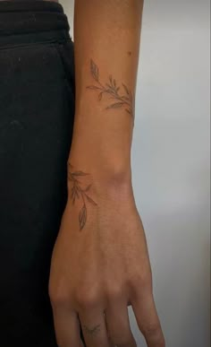 Botanisches Tattoo, Small Pretty Tattoos