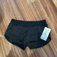 Lululemon Speed Up Size 6 New With Tag 2.5” Retail $68+ Tax School Wishlist, Speed Up Shorts, Lululemon Speed Up Shorts, Shorts Lululemon, Workout Fits, Nike Running Shorts, Back To School Shopping, School Shopping, Shorts Athletic