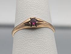 14k Vintage Yellow Gold Ruby Ring.  Beautifully Designed Ring that will make a wonderful gift. 14k properly hallmarked and tested Has some light signs of wear due to its age. Details: Sz6 Wide 4.4mm Band 2mm  Rise 2.4mm Gems: Ruby. 3mm  All our jewelry is properly washed and disinfected to ensure customers get clean items with every order. Comes in a beautiful gift 🎁 box Vintage Ring Gold, 1940s Engagement Ring, Ruby Engagement Ring Vintage, Maximalist Jewelry, Gold Ruby Ring, Rubin Ring, Garnet Ring Vintage, Ruby Ring Vintage, Ruby Ring Gold