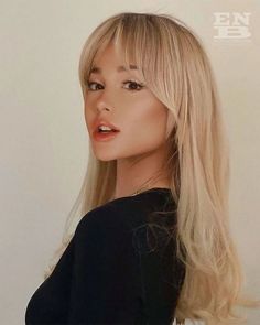 Ariana Grande Hair Color, Ariana Grande Blonde Hair, Fashion 80s Women, Locks Hairstyle, Ariana Grande Bangs, Ariana Grande Hair, Blonde Bangs, Short Curly Hairstyles, 80s Women