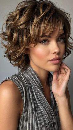 Stylish Short Layered Haircuts Ideas for Short Sassy Curly Hairstyles, Chin Length Wavy Hair With Layers, Meg Ryan Short Hair Choppy Layers, 2024 Wavy Hair Trends For Women, Simply Hairstyles, Curling Iron Hairstyles, Haircuts For Medium Length Hair, Short Hair Lengths, Shaggy Short Hair