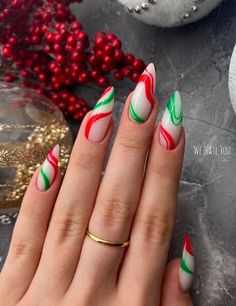 December Nails Grinch Inspired Nails, Plaid Christmas Nails, Nail Art Noel, December Nails, Christmas Nails Easy, Holiday Nail Art, Nail Swag