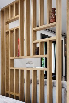 зонирование помещения Room Divider Living Room, Hot Wheels Bedroom, Separation Wall, Room Separation, Ikea Furniture Makeover, Spiral Stairs Design, Tiny Bedroom Design, Loft House Design, Studio Apartment Living