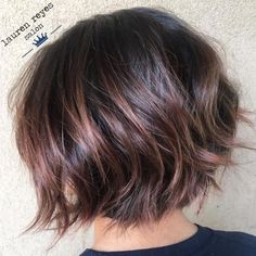 Women Chin Length Haircuts, Short Choppy French Bob, Spiky Bob Haircut, Modern Short Bob Haircut 2023, Asymmetrical Bob Back View, Best Bob For Fine Hair, Italian Women Hairstyles, Short Professional Hairstyles, Cute Bobs For Thick Hair