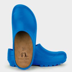 Birkenstock Clog, Blue Mascara, Garden Clogs, Garden Shoes, Italian Garden, Gardening Outfit, Leather Slippers, Bluebird, Blue Bird