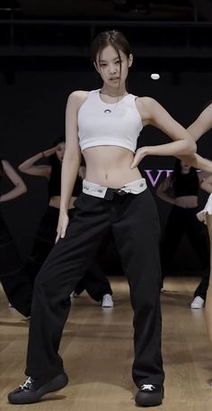 jennie pink venom dance practice Jennie Pink Venom Dance Practice, Blackpink Dance Practice Outfits, Dance Practice Outfits Kpop, Pink Venom Dance Practice, Pink Venom Dance, Kpop Dance Practice Outfits, Kpop Dance Outfits, Jennie Pink Venom, Dance Clothes Practice