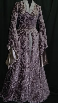 Game Of Thrones Inspired by Sansa Stark Plum dress skirt and | Etsy Northern Dress Game Of Thrones, Purple Game Of Thrones Dress, Stark Dress Game Of Thrones, Fitted Fantasy Dresses For Themed Events, Gothic Velvet Costume Dress, Gothic Velvet Dress For Costume, Fitted Velvet Dress For Costume Events, Fitted Velvet Dress For Costume, Fitted Velvet Dress For Costumes