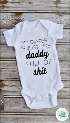 Baby 2025, Newborn Shirts, Clothes Country, Baby Clothes Country, Onesie Ideas, Baby Bash, Baby Life Hacks, Baby Ready