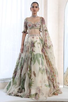 Ivory Organza Printed Lehenga Set Design by Mahima Mahajan at Pernia's Pop Up Shop 2024 Elegant Lehenga, Ivory Lehenga, Mahima Mahajan, Indian Bridesmaids, Trendy Outfits Indian, Floral Lehenga