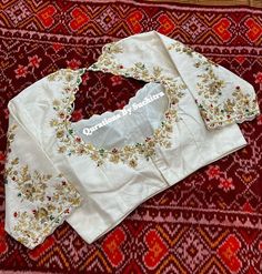 Simple Stitching, Maggam Designs, Maggam Blouses, Stitching Designs, Blouse Works, Frock Designs, Cutwork Blouse, Blouse Ideas, Pattu Saree Blouse Designs