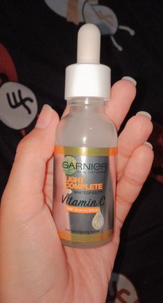 Garnier Vitamin C Serum, Oily Sensitive Skin, Vitamin C Face Serum, Serious Skin Care, Makanan Diet, Affordable Skin Care, Pretty Skin Care, Pretty Skin, Bright Skin