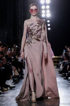 Internship Fashion, Elie Saab Spring, High Fashion Dresses, Designer Evening Gowns, Haute Couture Dresses, Couture Mode, فستان سهرة, Couture Week