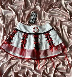 Grunge Rave Outfits, Gothic Outfit Ideas, Rave Grunge, Epic Clothes, Rave Skirt, Queen Of Darkness, 2000s Punk, Gothic Outfit, Pvc Skirt