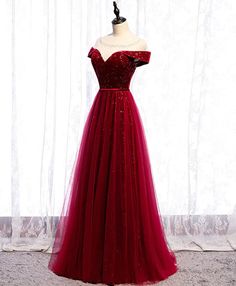 Weinrotes Tüll mit langem Partykleid aus Samt. Weinrotes Abendkleid, Ballkleid Maroon Homecoming Dress Long, Prom Dresses 2023 Burgundy, Winter Ball Gowns Long Sleeve, Red Prom Dress Aline, Dream Prom Dress Red, Prom Dresses 2023 Maroon, Red Military Ball Dresses, Cheap Prom Dresses Under $50 Long, Plus Size Red Prom Dresses