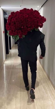 Relationship Money Goals, Dream Life Aesthetic Husband, Old Money Husband Aesthetic, Perfect Husband Aesthetic, Men Spoiling Women Aesthetic, Relationship For Vision Board, Flowers Boyfriend Aesthetic, Wealthy Husband Aesthetic, Romance Black Aesthetic