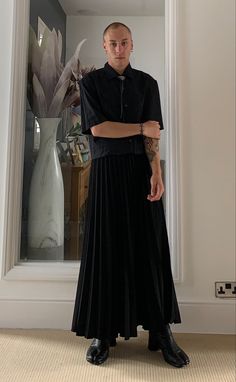 Tribe Fashion, Genderqueer Fashion, Men Wearing Skirts, Skirt Aesthetic, Genderless Fashion, Alt Outfits, Androgynous Fashion, Cool Outfits For Men, Streetwear Men Outfits