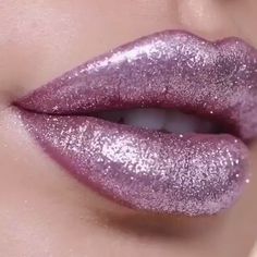 Lip Art Makeup, Metallic Lipstick, Glitter Lipstick, Ombre Lips, Makeup Tutorial Video, Makijaż Smokey Eye, Glitter Lips, Makeup Blogger