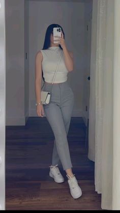 Semiformal Outfit Mujer, Outfit Formal Juvenil, Outfits Juvenil, Celebrity Casual Outfits, Stylish Work Attire, Business Casual Outfits For Work, Everyday Fashion Outfits, Casual Day Outfits, Elegante Casual