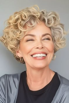 Long Natural Curls, Marilyn Monroe Hair, Modern Bob Hairstyles, Layered Wigs, Hairstyles Fall, Haircut Styles For Women, Natural Curly Hair Cuts