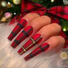 Red Black Plaid Nails, Long Red And Black Acrylic Nails Design, Red Plaid Nail Designs, Red Plaid Nails, Plaid Christmas Nails, Valentino Gel Polish, Christmas Plaid Nails, Nails Gray