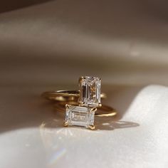 Elevate your Thanksgiving celebrations with our stunning 1.50 Carat East West Emerald Cut Wedding Ring. This exquisite minimalist design features a lab-grown emerald-cut diamond elegantly set in a unique east-west orientation. Symbolizing eternal love, this ring makes a perfect gift for anniversaries or weddings, adding a touch of modern elegance to any occasion. Celebrate love and gratitude with a timeless piece that will be cherished forever. 𝐅𝐞𝐚𝐭𝐮𝐫𝐞𝐬: * 𝐌𝐚𝐝𝐞 𝐭𝐨 𝐎𝐫𝐝𝐞𝐫 * 𝐌𝐞 Minimalist 14k Gold Radiant Cut Wedding Ring, Minimalist Baguette Cut Solitaire Wedding Ring, Modern Radiant Cut Emerald Wedding Ring, Minimalist Baguette-cut Diamond Ring, Minimalist Solitaire Baguette Cut Diamond Ring, Modern Baguette Cut Lab Grown Diamond Ring, Modern 14k Gold Emerald Wedding Ring, Modern Emerald Ring Vvs Clarity For Promise, Modern 14k Gold Asscher Cut Wedding Ring