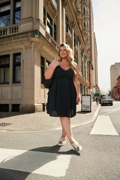 Plus Size Black Dresses, Plus Size Fashion Tips, Plus Size Dress Outfits, Dress Plus Size, Fashion Weeks, Lace Inset