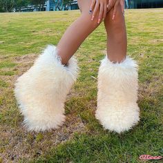 Snowy Style Boots with Thick Faux Fur and Waterproofing Fall Toes, Outdoor Luxury, White Peacock, Slip On Boots, Style Boots, Boot Types, Winter Snow Boots, Fur Boots, Fox Fur