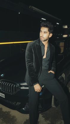 Sando Outfit, Dhinchak Pooja, Black Wear, Armaan Malik, Blazer Outfits Men, Mens Smart Casual Outfits, Mens Photoshoot Poses, Wedding Outfit Men, Fancy Sarees Party Wear