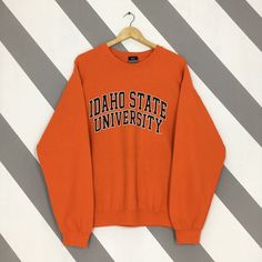 vintage Y2K Idaho State University sweat grande Idaho State University Spell Out Crewneck Idaho State University Usa pull taille L Bon état d'usage. Présentent des taches mineures (VOIR LA PHOTO). * La couleur peut être légèrement différente de la couleur d'origine en raison des éclairs et de l'arrière-plan. Taille (sur l'étiquette) : Taille L * Pour vous assurer qu'il vous convient, reportez-vous aux mesures exactes. Mesure de la taille (toutes les mesures ont été prises à plat) : Largeur [aiss University Crewneck, Idaho State University, Usa Sweater, Idaho State, University Sweatshirts, Colleges And Universities, Idaho, Sweater Sizes, University