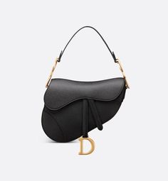 Sac Saddle Cuir de veau grainé noir - Sacs - Mode Femme | DIOR Bond Bride, Luxurious Fashion, Dior Saddle, Maria Grazia Chiuri, Christian Dior Couture, Dior Fashion, Maria Grazia