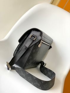 New Messenger bag is newly unveiled in the Taigarama series. It is made of soft Taiga leather and canvas to create ample space. Open the spring buckle to reveal the spacious front pocket and double inner pockets, making it a smart companion for urban life. Size: 29.0 x 23.0 x 11.5 cm (LxHxW) Coated canvas and calfskin Coated canvas and calfskin trim Textile lining metallic parts Front pocket under buckle Dual inner pockets Back zip pocket Shoulder strap: non-detachable, adjustable Strap half len Louis Vuitton Yayoi Kusama, Black Louis Vuitton, Louis Vuitton Capucines, Large Cosmetic Bag, Lv Purse, Lv Shoes, Medium Handbags, Leather And Canvas, Lv Belt