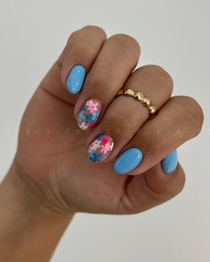 🤍🤍🤩 Servicio: Manicura Combinada Color: @akzentz # @luxio Inspo: @_nailsbyjulianna #gelart #gelnails #gel #luxio #nails #nailsart… | Instagram Classic Nail Ideas, Preppy Ideas, Girls Pick, Preppy Nails, Broken Nails, Casual Nails, Nail Idea