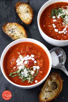 This easy Tomato soup recipe is the only homemade tomato soup you will ever want to make! It makes the fastest lunch or dinner! Make this one-pot recipe that is easy to make in under 20 minutes!

#tomatosoup #tomatorecipe #soupideas #dinnerideas #souprecipe Meet Recipe, Best Tomato Soup, Restaurant Copycat Recipes, Quick Soup Recipes, Quick Soup, Restaurant Copycat, Tomato Soup Homemade