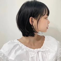 Short Hairstyle Women Korean, Short Hairstyle Women, Shaggy Haircuts, Hair Color Streaks, Hairstyle Women, Short Hairstyle, Short Hair Haircuts