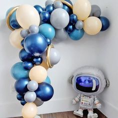 Space 1st Birthday Party, Diy Balloon, Moon Balloon, Décoration Baby Shower, Blush Balloons, Balloon Chain, Boy Birthday Decorations, Outer Space Theme, Silver Balloon